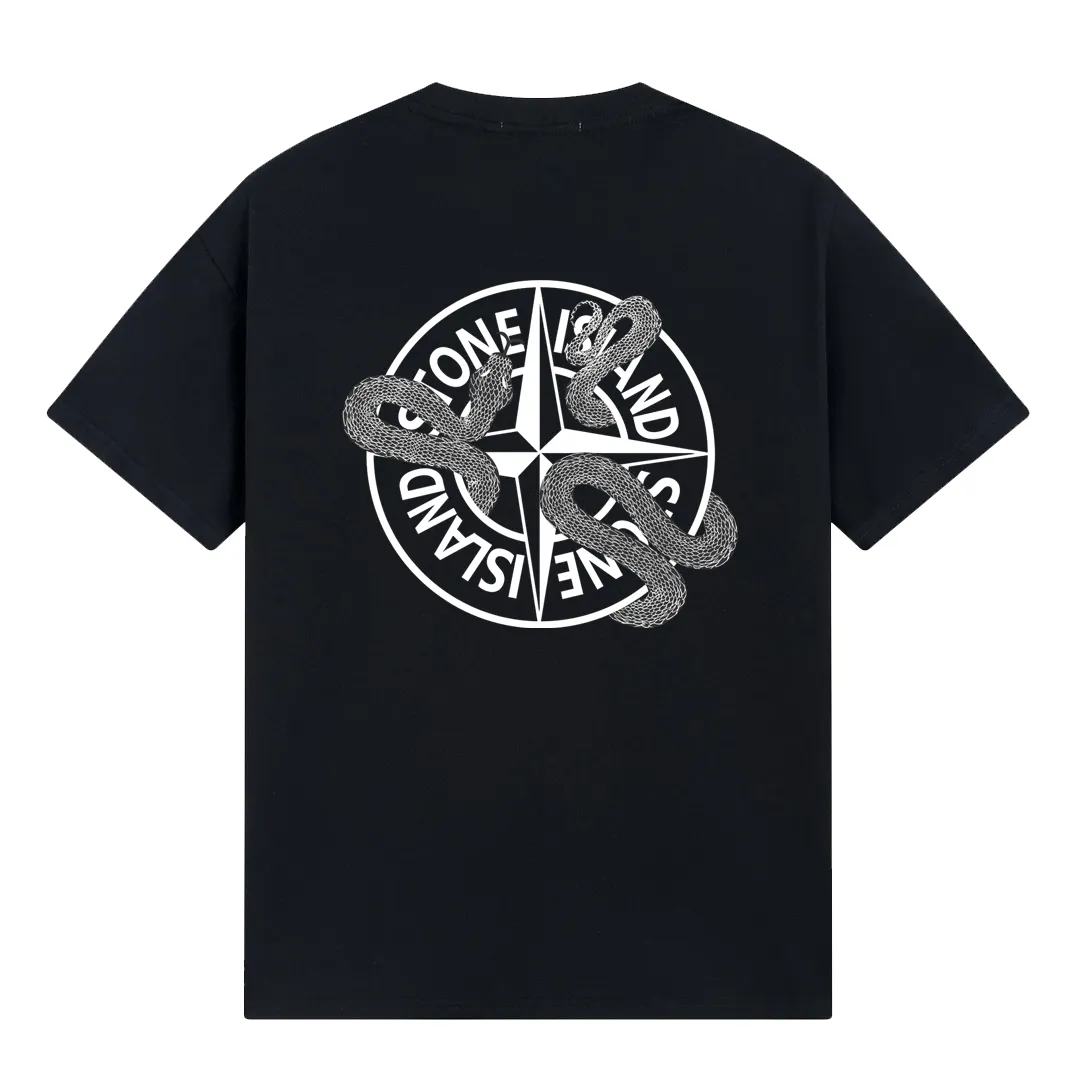 W678#P110💰 2025🆕 Stone lsland/Stone Island New Year of the Snake new logo printed short-sleeved T-shirt ⚠️[Original creation with high control of details] -Made of 260 grams of combed cotton double yarn, soft and comfortable to the touch, sweat-absorbent and breathable. -Simple basic and versatile style, original quality, the first choice for couples. -Made in a large factory, four needles and five threads on the shoulder, neat alignment, high quality workmanship. -Same style for men and women. Very versatile, one piece for everyone, details are clearly visible. Color: Black White Size: M L